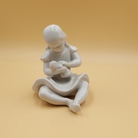 Kőbányai/ Drasche  porcelán  babázó kislány