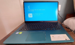 Alaplaphibás  Asus S53OU Notebook PC  eredeti töltőjével - a számítógép csak alkatrésznek alkalmas