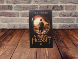 J. R. R. Tolkien - A Hobbit