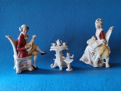 Antik német Royal Vienna porcelán életkép apró baba- balerina zene tánc úri házaspár