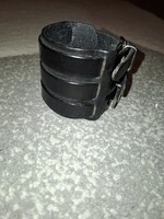 Motoros! Valódi bőr, állítható méretű karkötő, teljesen új, új bőrillattal,18-23 cm,7 cm széles