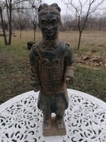 Terrakotta kinai katona elnevezu szobor