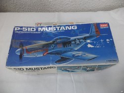 P-51D Mustang makett, Academy 1-72 (2946)