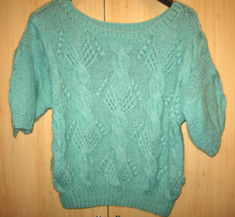 GYÖNYÖRŰ VINTAGE NŐI KÉZZEL KÖTÖTT PULÓVER