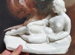 Dabóczi Mihály- fekvő akt porcelán szobor