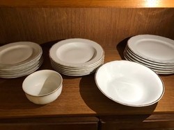 Aranyozott szélű, fehér Apulum porcelán tányérkészlet