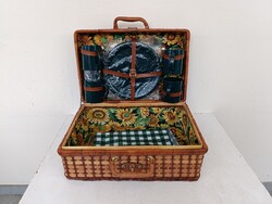Pik-nik bőrönd retro piknik fonatos kiránduló táska kosár koffer benne étkezési eszköz kellék 903