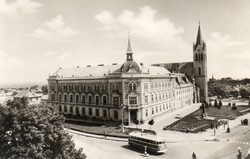 638 --- Futott képeslap   Keszthely - Fő tér