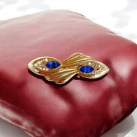 Vintage metal brooch, beautiful old pin, nice older pin, the brooch is from the 1970s