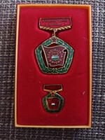 A vàllalat kiváló brigàdja 019