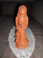 Czinege Edit kerámia lányszobor