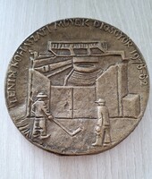 Varga Miklós (1928-) 1982. "Lenin Kohászati Művek Diósgyőr 1978-82 / 1770" kétoldalas, bronz plakett