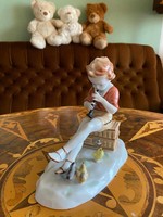 FURULYÁS, CSIBÉKNEK ZENÉLŐ KISFIÚ - METZLER & ORTLOFF PORCELÁN SZOBOR