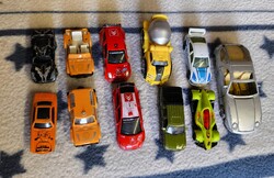 Retró kisautók. Csak egyben. Nem bontom meg a csomagot.