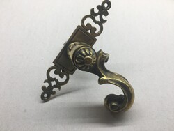 Páratlan díszes réz ablakkilincs