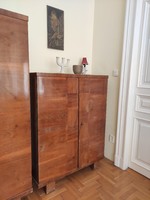 Cseresznye furnéros Art Deco polcos akasztós szekrények letisztult forma szép állapot