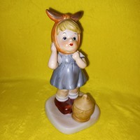 "A fogfájós kislány ". Hummel stílusú, német porcelán figura, szobor.