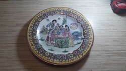 Kézzel festett Keleti porcelán tányér.