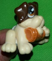 RETRO trafikáru jelzett GALOOB MAGIC baba pelenkás BERNÁTHEGYI kutya figura 5 cm a képek szerint