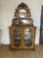 Antik stílusú tálalószekrény