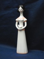 Aquincumi ritka festésű galambos lány