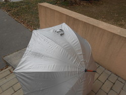 Nagyméretű családi esernyő - ezüst színű kívülről-belül bordó unisex