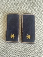 MH kék légierős hadnagyi rendfokozat