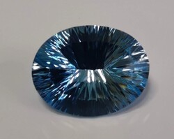 Óriás Topáz, swiss blue - 34 ct, 24,5x19x11 mm (3336)