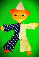 Antik 1950-es évek mozgatható plasztik lapos Paprika Jancsi BOHÓC figura játék 25 cm a képek szerint