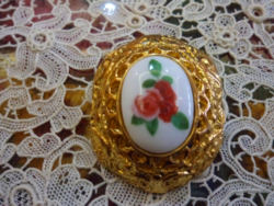 Antik aranyozott, festett porcelán betétes bross