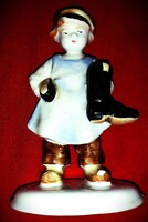 Gyönyörű antik METZLER & ORTLOFF Suszter kisinas csizmával porcelán figura 10 cm a képek szerint