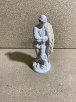 Arpo porcelán juhász szobor, 15 x 6 cm-es nagyságú. 3393