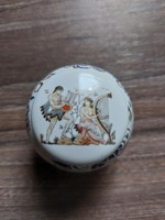 Krémparfüm porcelán tégely