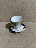 Szecessziós ,kézzel festett arany virágokkal,6 szögletes csokoládés csésze.7cm. 3426