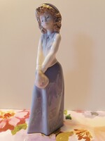 Lány keszkenővel -NAO márkás, Spanyol, minőségi porcelán, 23.5 cm magas