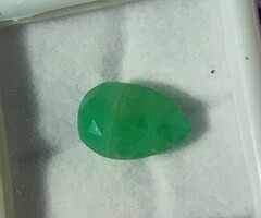 Smaragd certifikáttal, 3,48 ct, 11x8 mm (3506)