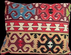 Balkáni Kelim Párna 40x50 cm-es "Újrahasznosított termék "