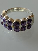 Ezüstözött gyűrű lila kristályokkal, LBVYR jelzés, 18 mm-es