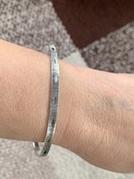 Régi magyar vésett ezüst karperec merev, 12 g. Pénzverdés PV jelzéssel, 835-ös ezüst