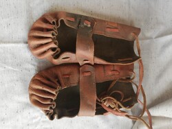 ERDÉLYI KALUCSNI BŐR SARU