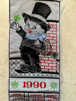 Szövött könyvjelző 1990-ből, a teljes évi naptárral - jó szülinapi ajándék lehet