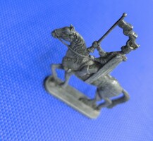 Retró ólomkatona 8,3cm magas. 6,5 cm hosszú..