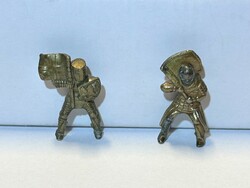 Bronz katona 36 mm - 2 db középkori lovag lovas fém figura szobor együtt