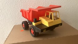 Retro műanyag dömper