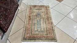 3895 Álomszép Török Kaiseri kézi Selyem perzsa szőnyeg 68X104CM INGYEN FUTÁR