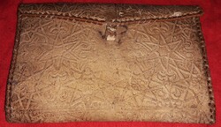 Antik hasított bőr puha vékony míves bőrdíszműves uniszex pénztárca kinyitva 20x15cm a képek szerint