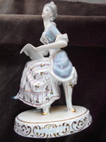 Hollóházi kézzel festett porcelán Kottát olvasóhölgy  23 cm- szép aprólékos kézi festés