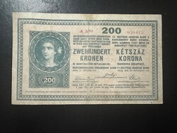 200 korona 1918.  Hullámos hátlap!!   Javított!!