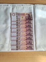 8 db sorszámkövető 10.000.-ft-os bankjegy