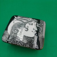 Szász Endre Hollóházi porcelán bonbonier